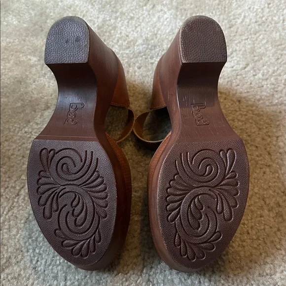 BOC Gia clog. Tan - Picture 3 of 4